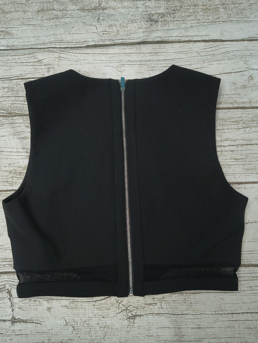 ELIZABETH AND JAMES Black Crop Top - Size Medium - Picture 7 of 8